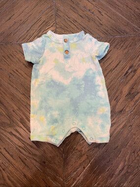 Cat & Jack Baby Tie-Dye Romper in Pastel Blue, Yellow & White